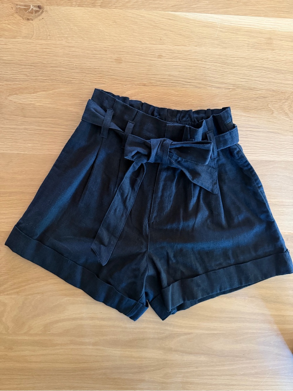 Abercrombie & Fitch High-Waist Tie-Belt Women’s Shorts - Black Size Small/ 25/26
